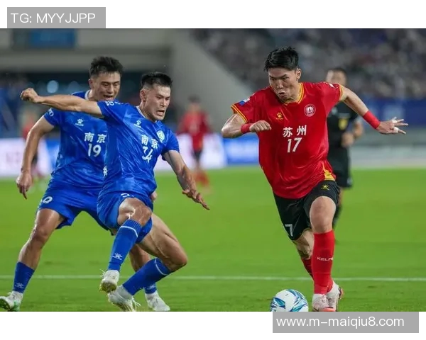 南京足球队配合变革引发热议球迷期待新战术与团队协作提升